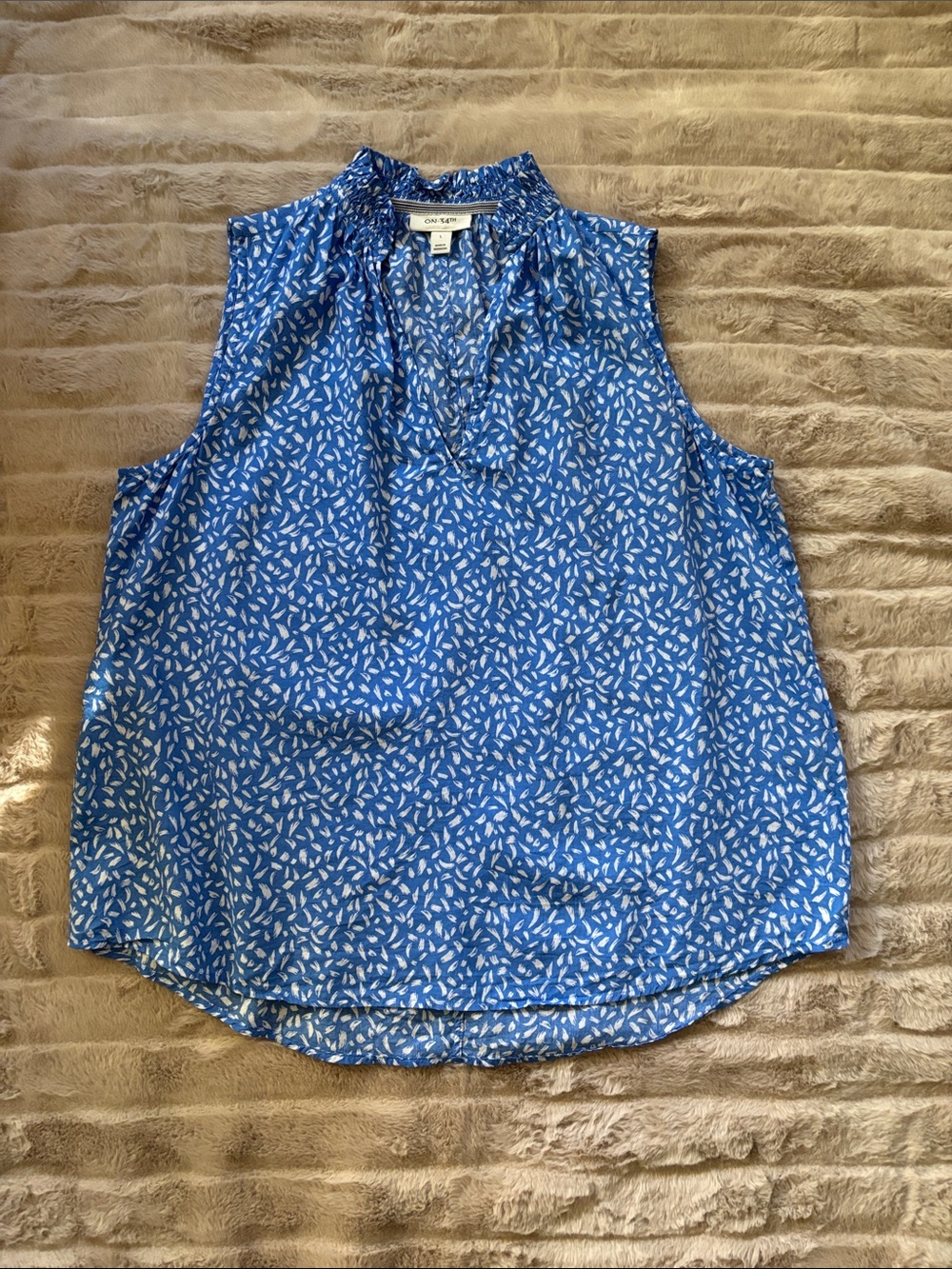 Sleeveless Blue Printed V-Neck Blouse